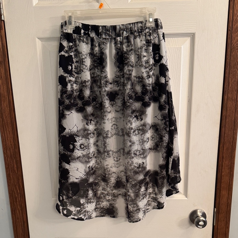 Forever‎ 21 L Black and White Women's Skirt - Picture 2 of 3